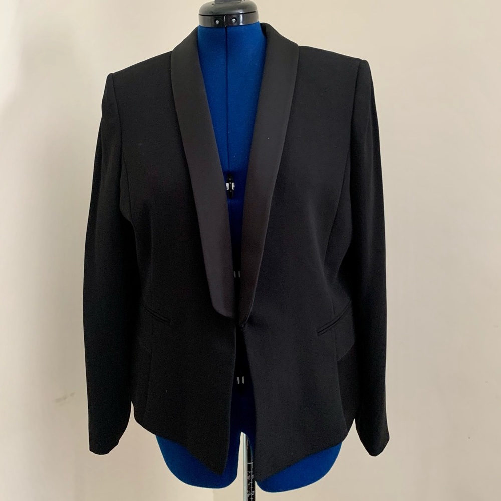 TAHARI ARTHUR S. LEVINE LUXE black blazer